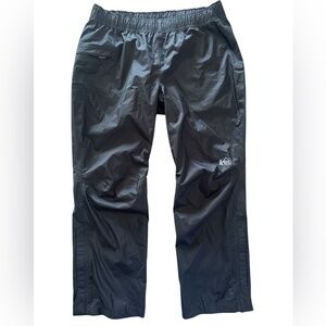 REI Women’s Co-op Rain Pants Black Size Medium Petite EUC
